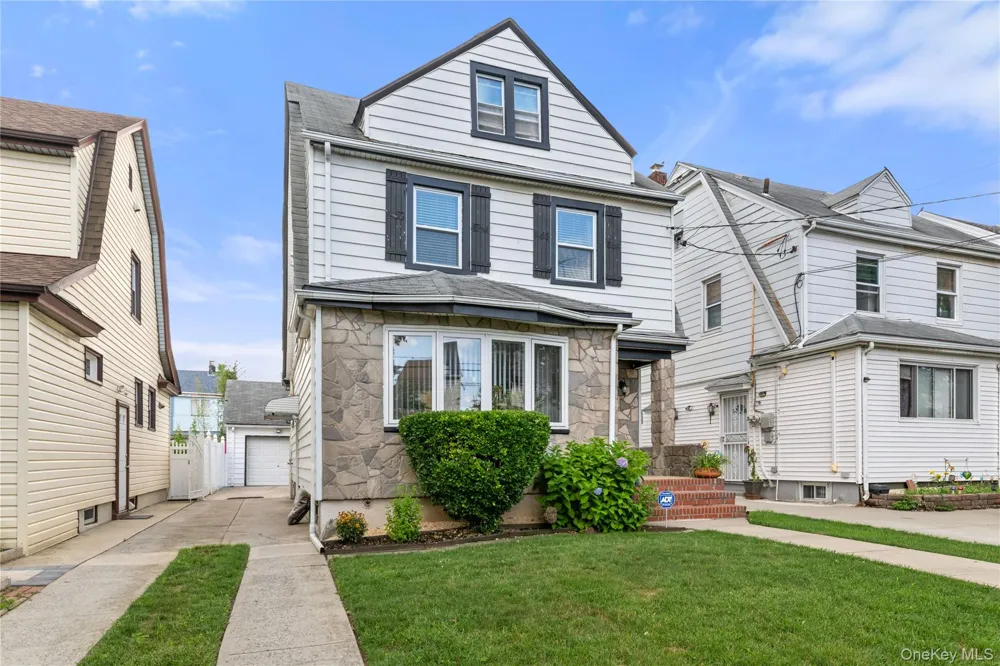 89-72 216th Street Queens Village, NY 11427