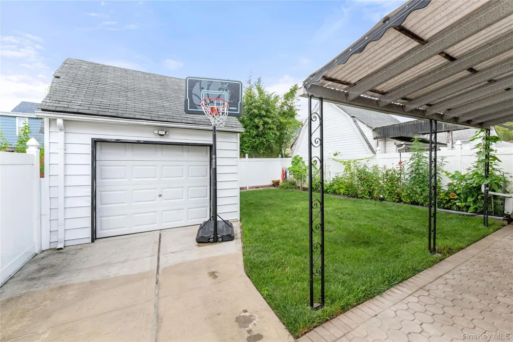 89-72 216th Street Queens Village, NY 11427