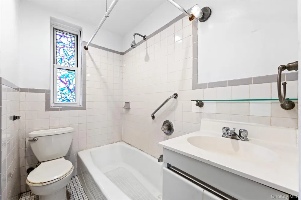141-21 78th Road #1B Kew Garden Hills, NY 11367