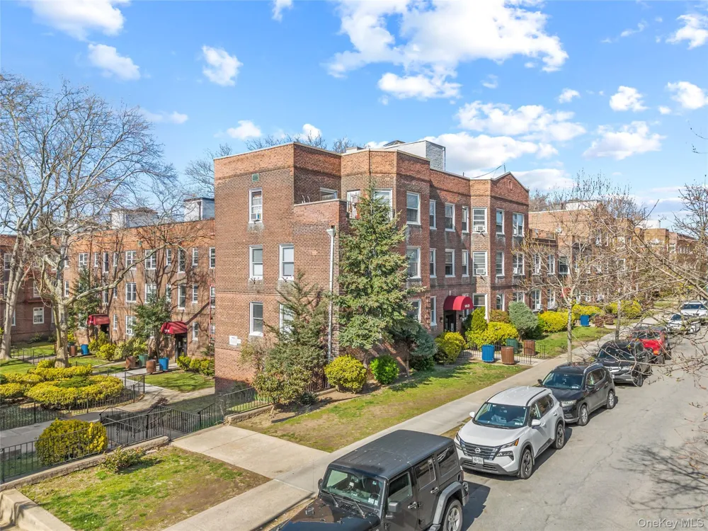 141-21 78th Road #1B Kew Garden Hills, NY 11367