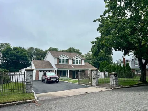 7 Cedar Avenue