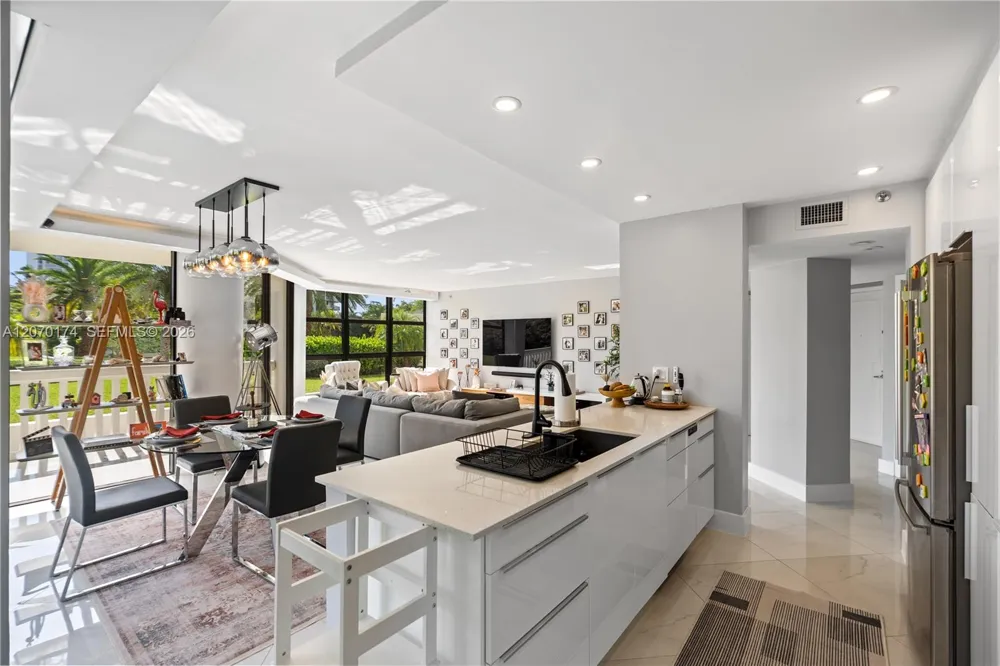 1000 W Island Blvd #202 Aventura, FL 33160