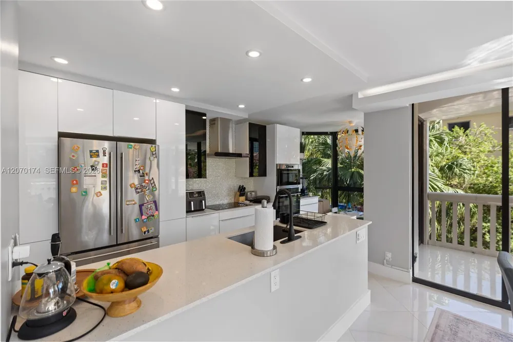 1000 W Island Blvd #202 Aventura, FL 33160