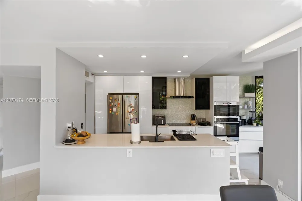 1000 W Island Blvd #202 Aventura, FL 33160