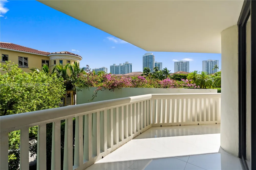 1000 W Island Blvd #202 Aventura, FL 33160