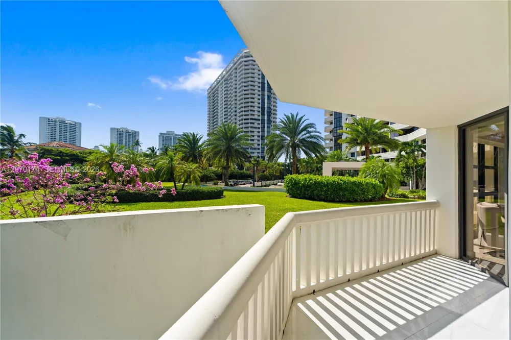 1000 W Island Blvd #202 Aventura, FL 33160