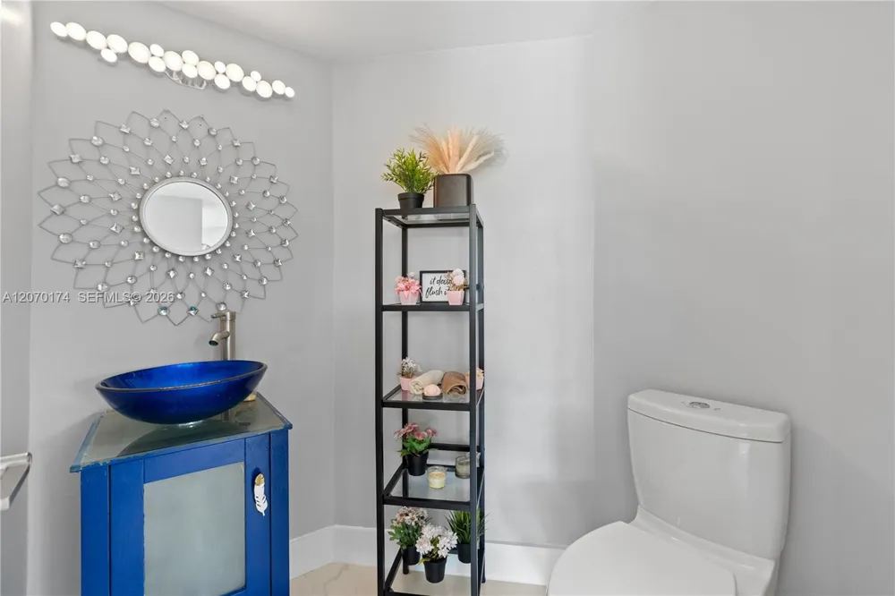 1000 W Island Blvd #202 Aventura, FL 33160