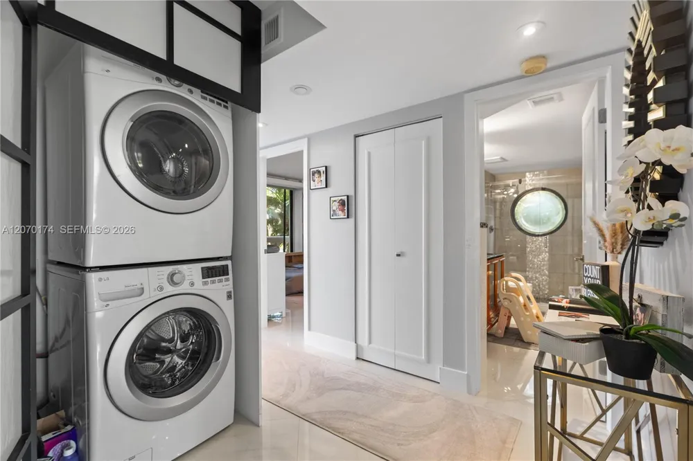 1000 W Island Blvd #202 Aventura, FL 33160