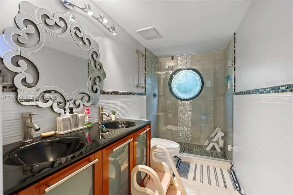 1000 W Island Blvd #202 Aventura, FL 33160