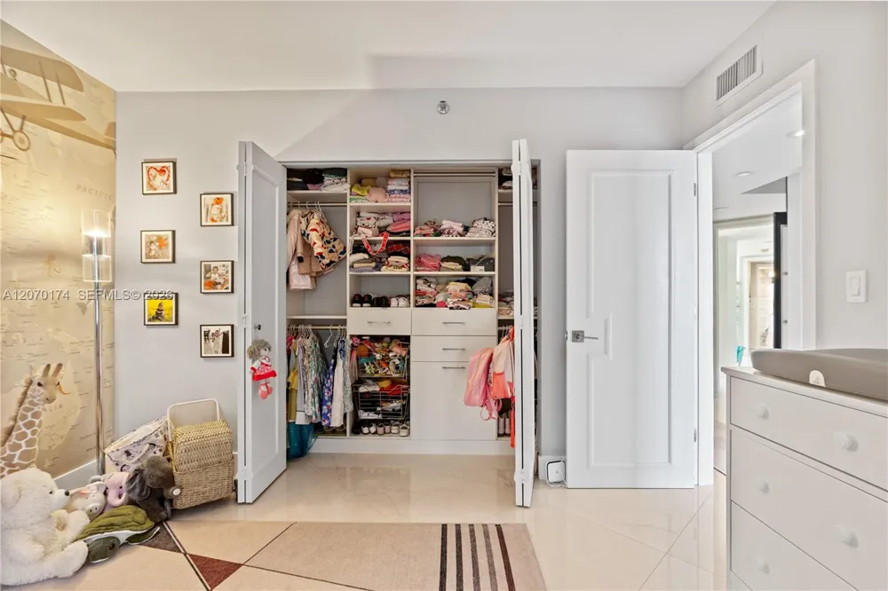1000 W Island Blvd #202 Aventura, FL 33160
