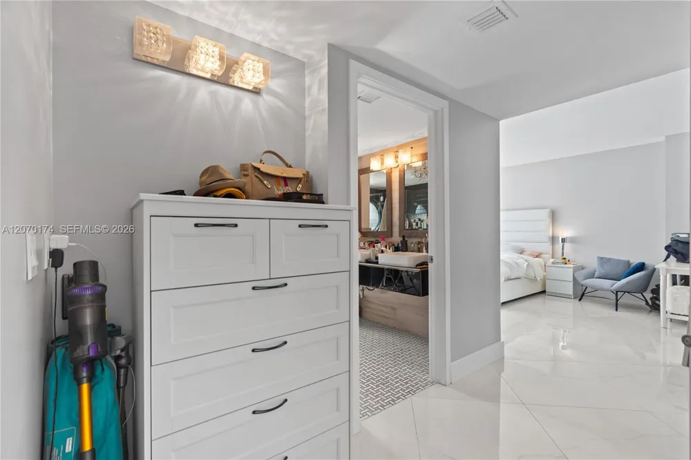 1000 W Island Blvd #202 Aventura, FL 33160