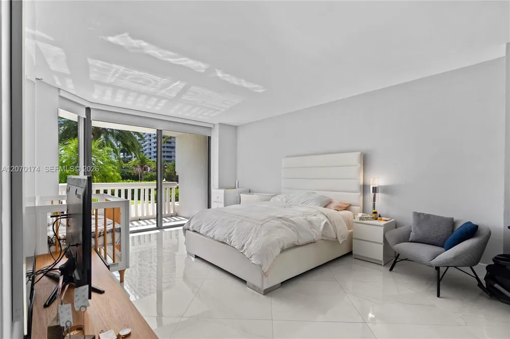 1000 W Island Blvd #202 Aventura, FL 33160