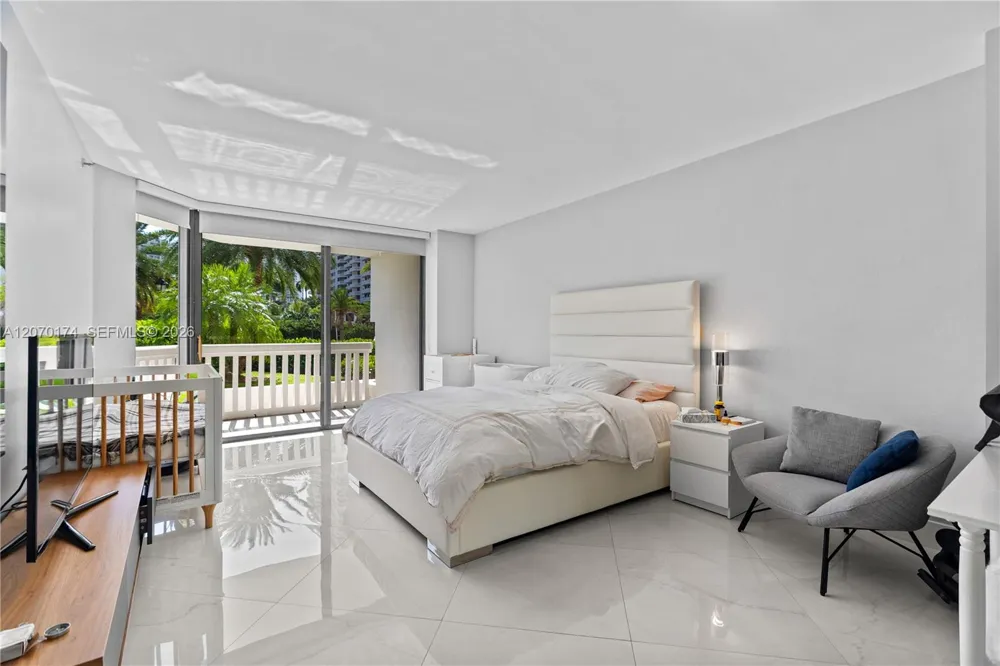 1000 W Island Blvd #202 Aventura, FL 33160