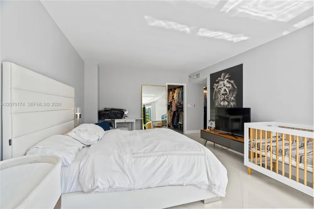 1000 W Island Blvd #202 Aventura, FL 33160