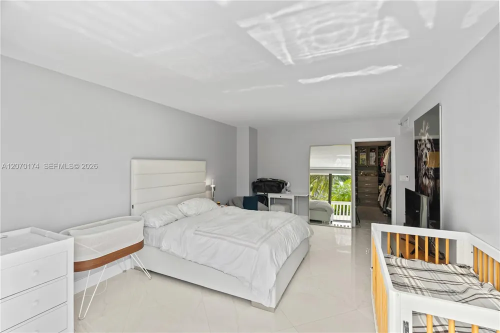 1000 W Island Blvd #202 Aventura, FL 33160