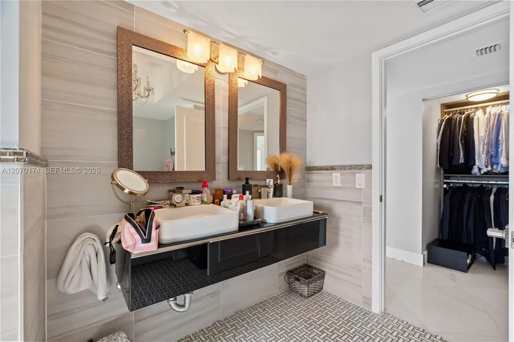 1000 W Island Blvd #202 Aventura, FL 33160