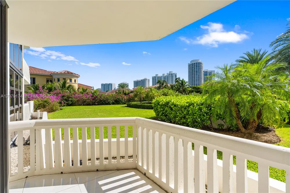 1000 W Island Blvd #202 Aventura, FL 33160