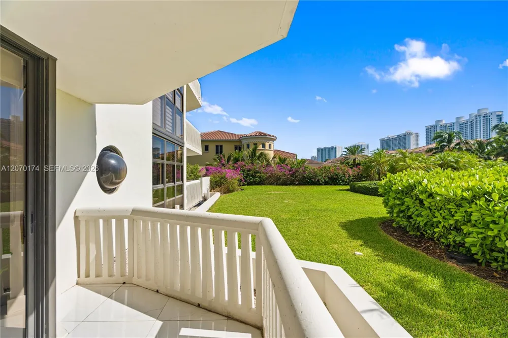 1000 W Island Blvd #202 Aventura, FL 33160