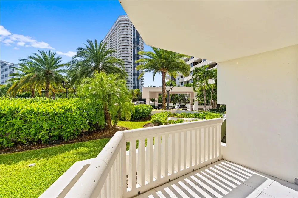 1000 W Island Blvd #202 Aventura, FL 33160