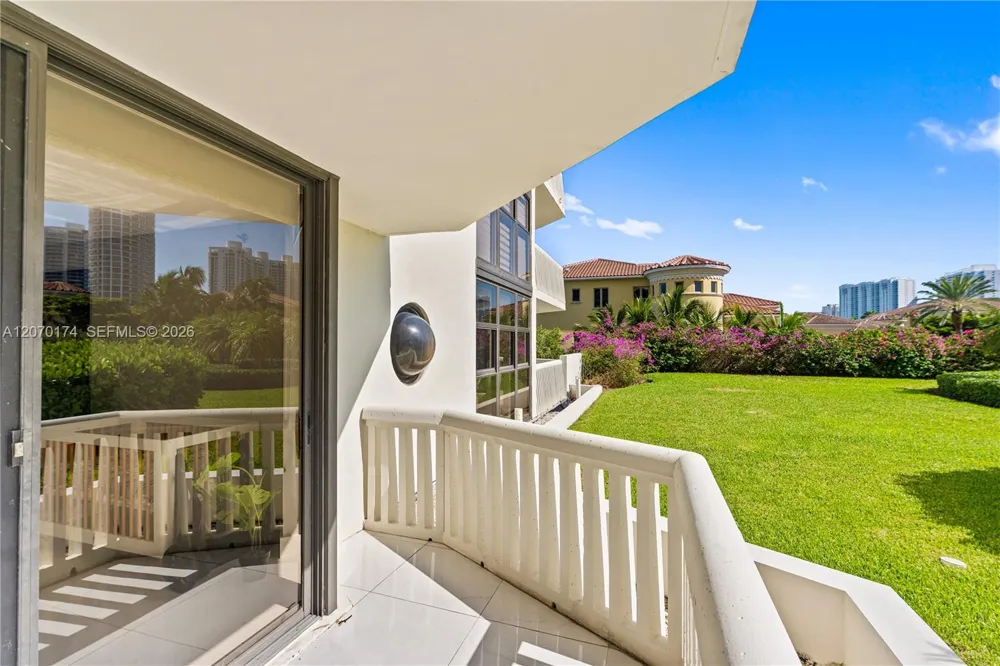 1000 W Island Blvd #202 Aventura, FL 33160