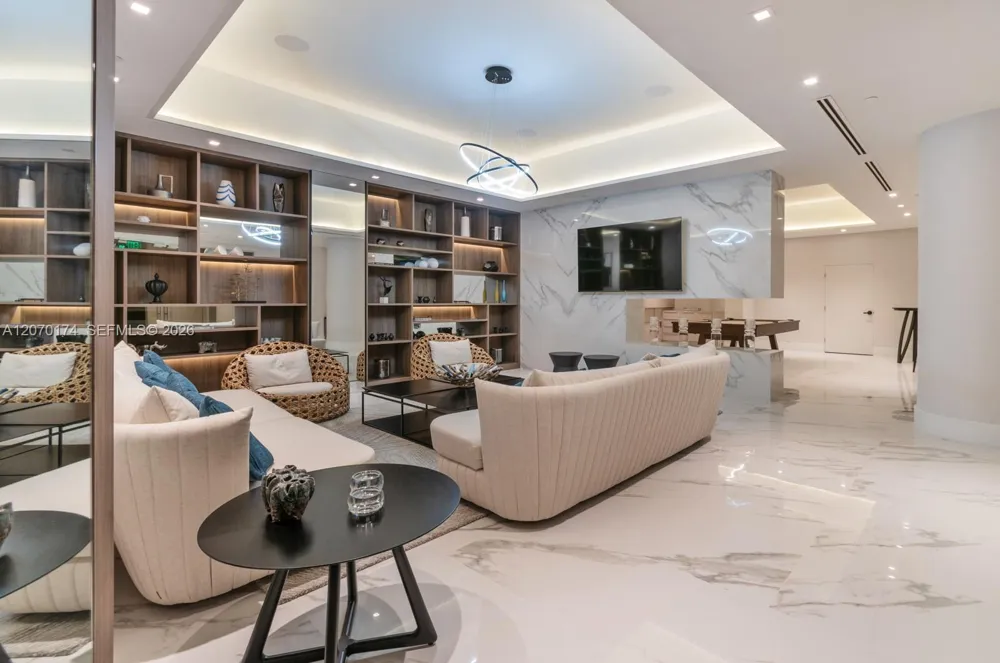 1000 W Island Blvd #202 Aventura, FL 33160