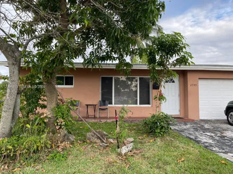 2745 NW 69th Ave