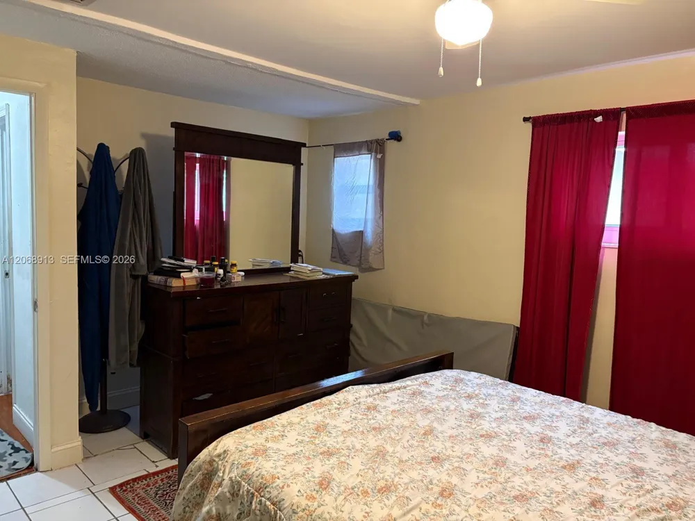 2745 NW 69th Ave Sunrise, FL 33313