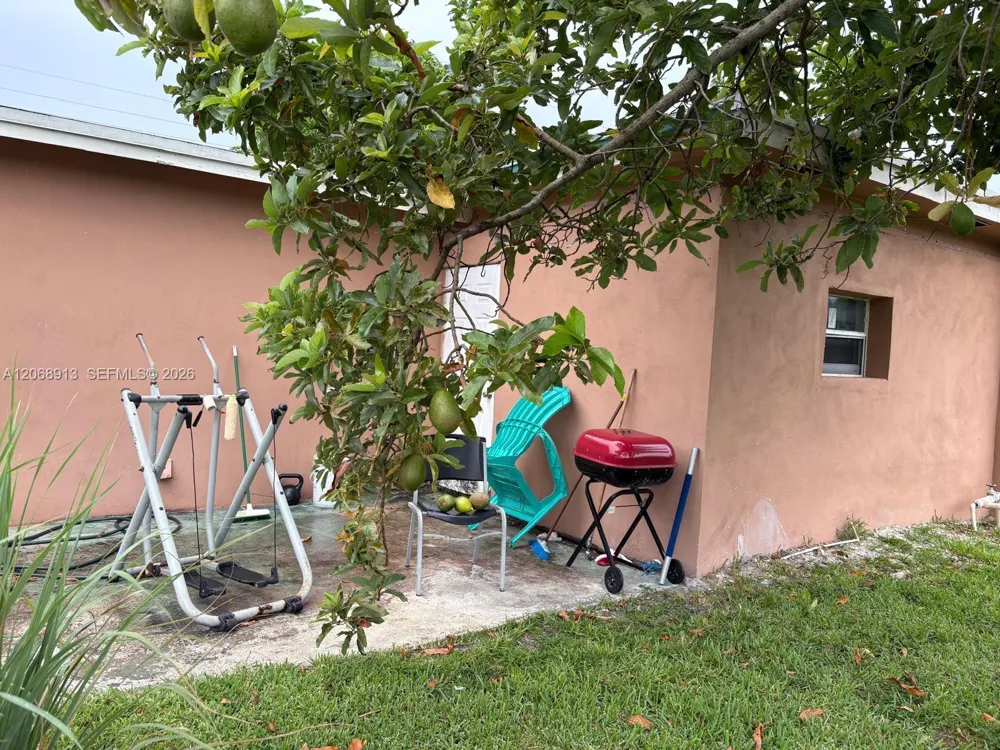 2745 NW 69th Ave Sunrise, FL 33313