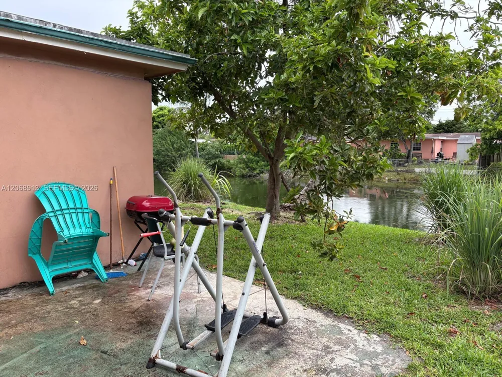 2745 NW 69th Ave Sunrise, FL 33313