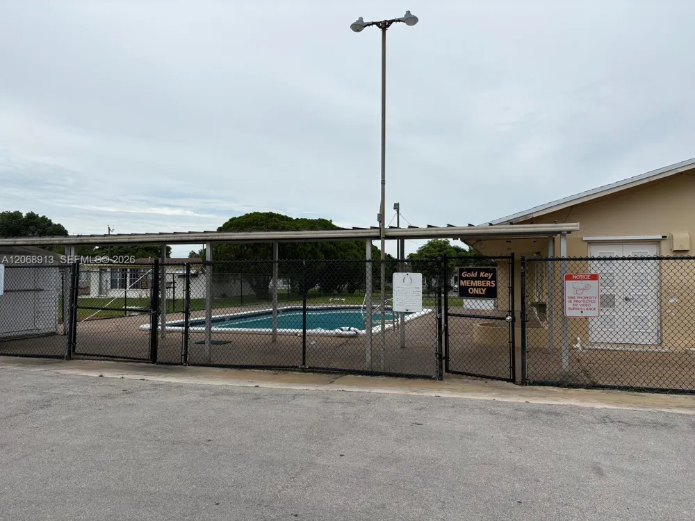 2745 NW 69th Ave Sunrise, FL 33313
