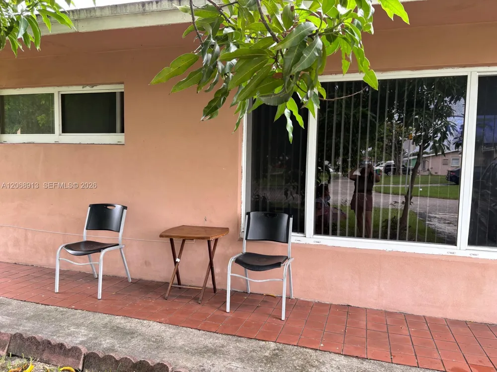 2745 NW 69th Ave Sunrise, FL 33313