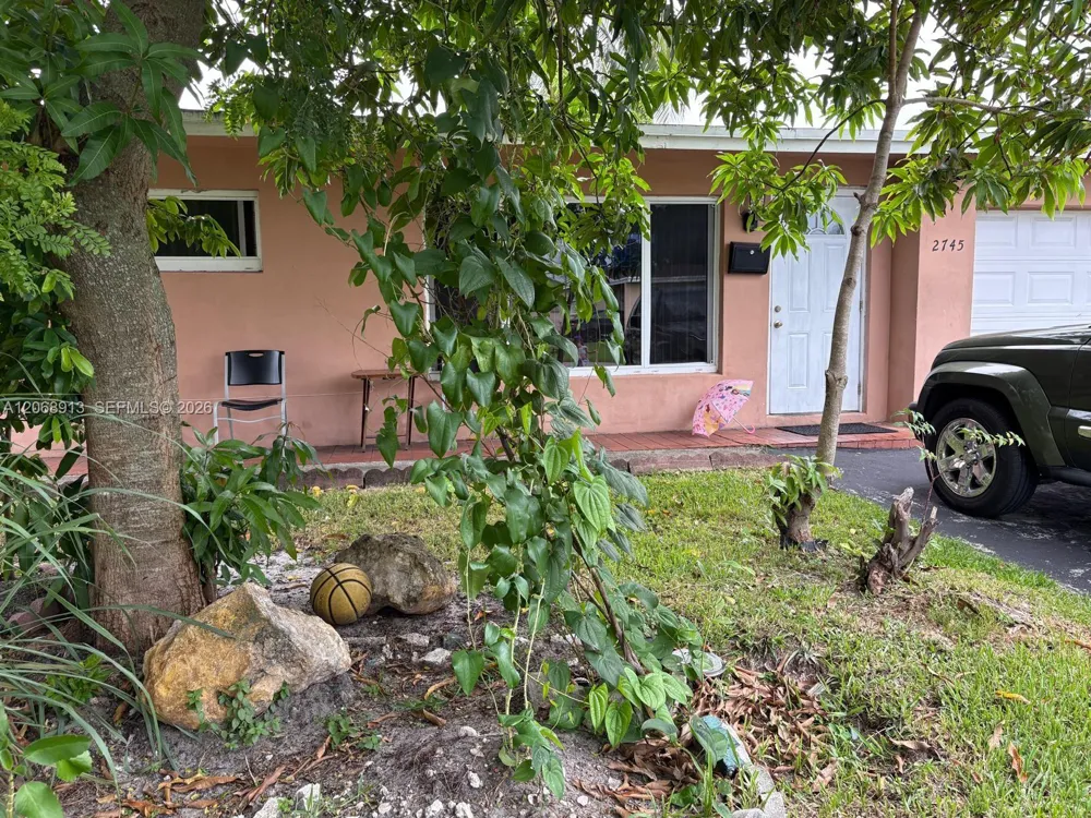2745 NW 69th Ave Sunrise, FL 33313
