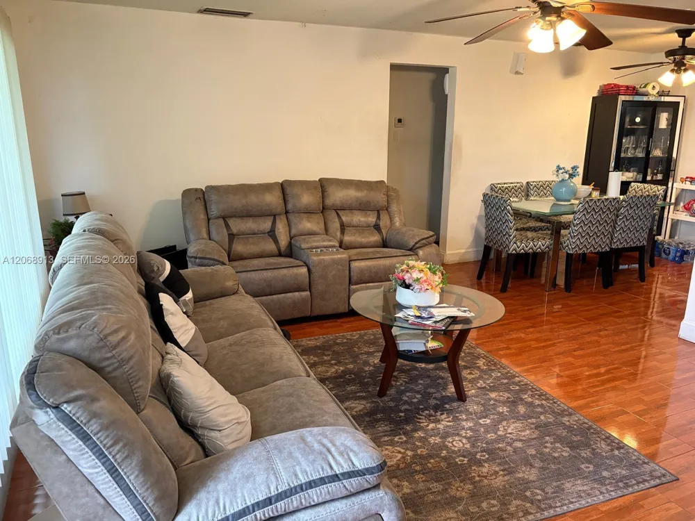2745 NW 69th Ave Sunrise, FL 33313