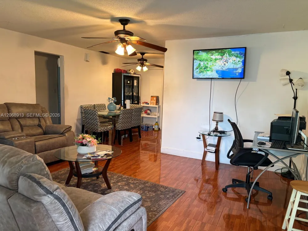 2745 NW 69th Ave Sunrise, FL 33313