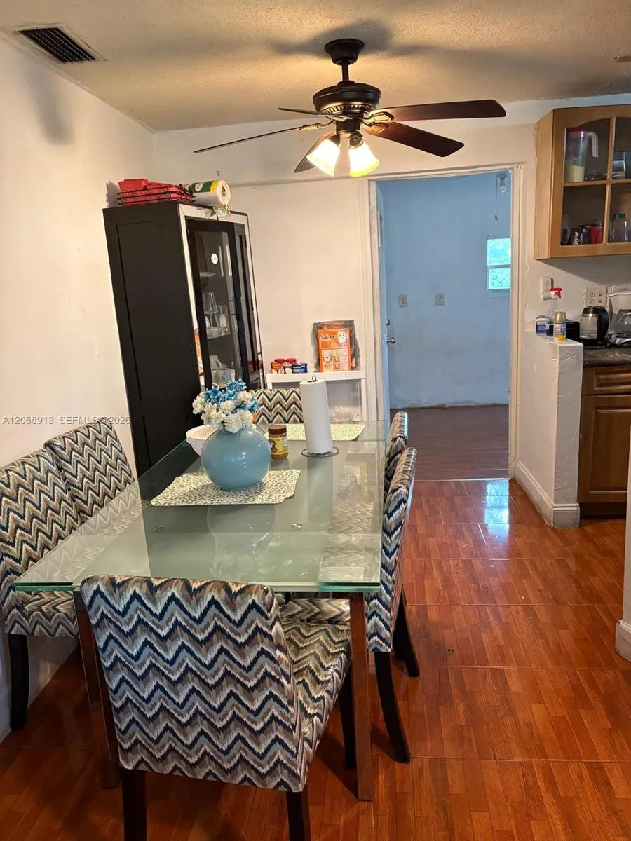 2745 NW 69th Ave Sunrise, FL 33313
