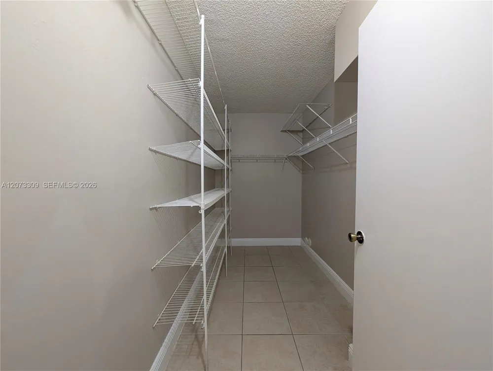3690 56th Ave #903 Hollywood, FL 33021