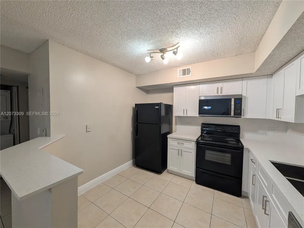 3690 56th Ave #903 Hollywood, FL 33021