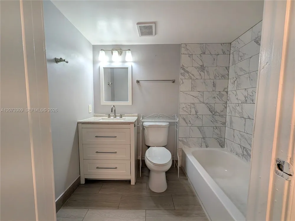3690 56th Ave #903 Hollywood, FL 33021