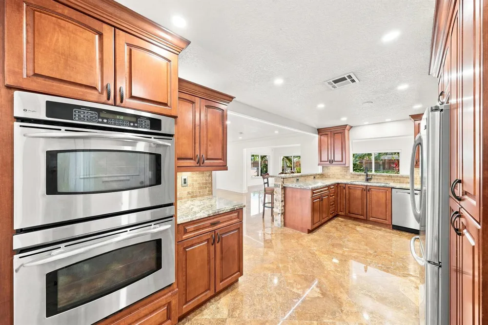 2010 NE 31ST STREET Lighthouse Point, FL 33064