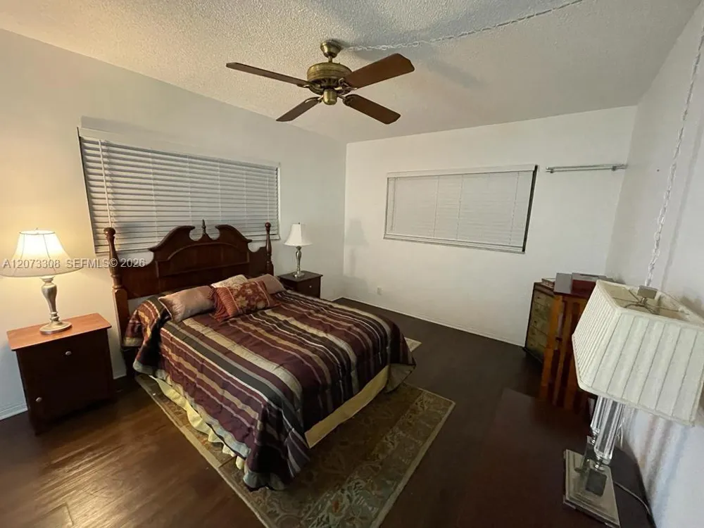 1001 Hillcrest Ct #215 Hollywood, FL 33021