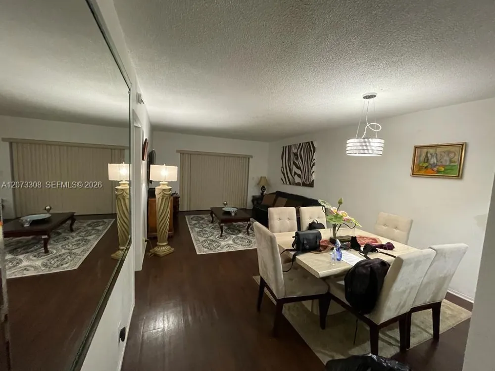 1001 Hillcrest Ct #215 Hollywood, FL 33021