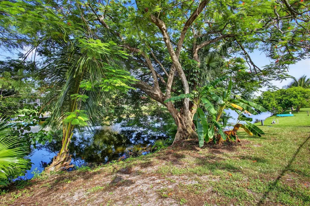 1202 Essex Drive Wellington, FL 33414