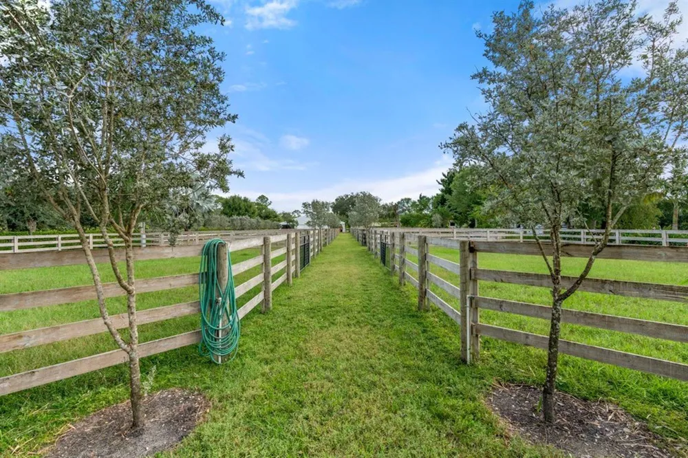 1754 B ROAD Loxahatchee, FL 33470