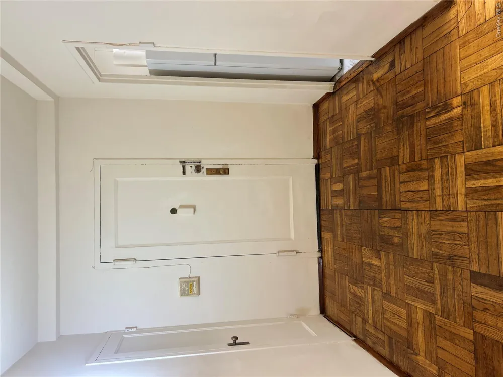 1569 Metropolitan Avenue #5C Bronx, NY 10462