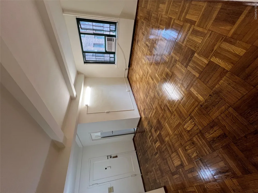 1569 Metropolitan Avenue #5C Bronx, NY 10462
