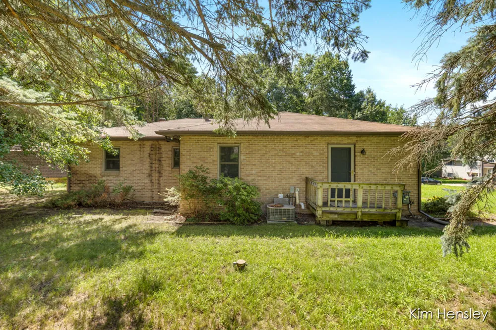 1085 4 Mile Road NE Plainfield Charter Township, MI 49525