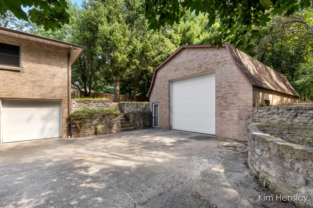1085 4 Mile Road NE Plainfield Charter Township, MI 49525