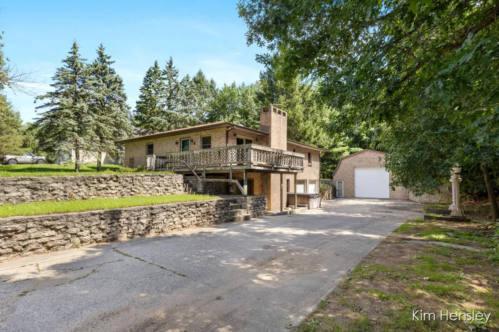 1085 4 Mile Road NE Plainfield Charter Township, MI 49525