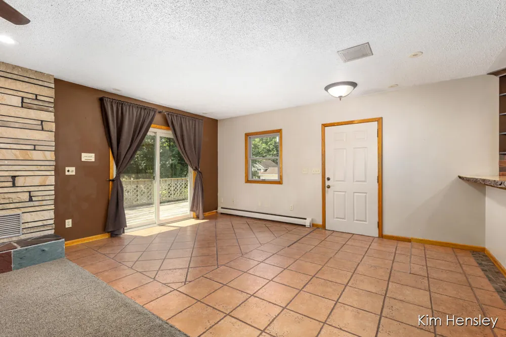 1085 4 Mile Road NE Plainfield Charter Township, MI 49525