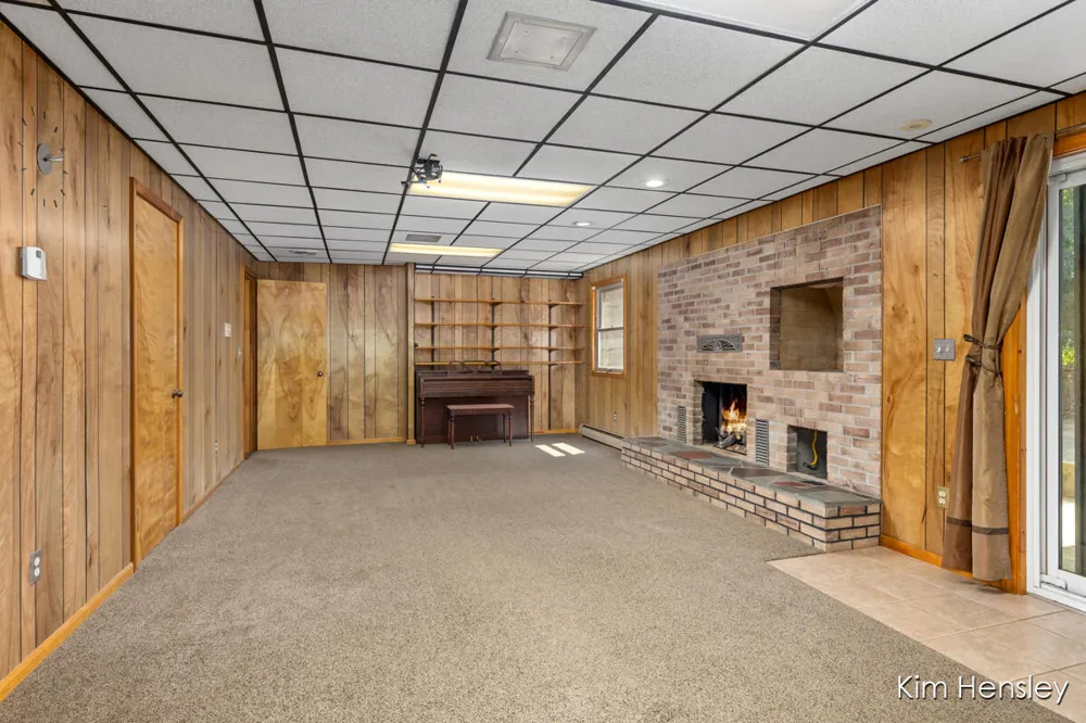 1085 4 Mile Road NE Plainfield Charter Township, MI 49525